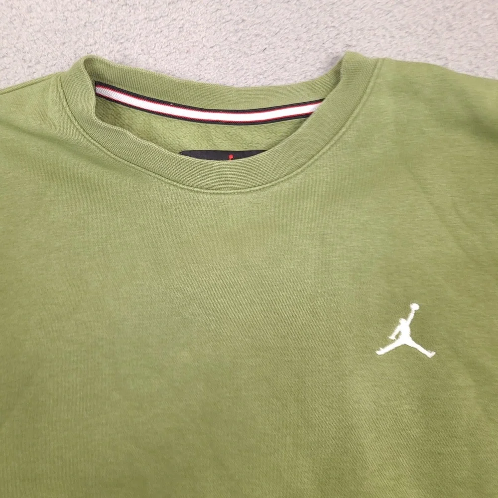 Air Jordan Essential Fleece Crewneck Sweatshirt Mens Small Green‎ Jumpman Logo